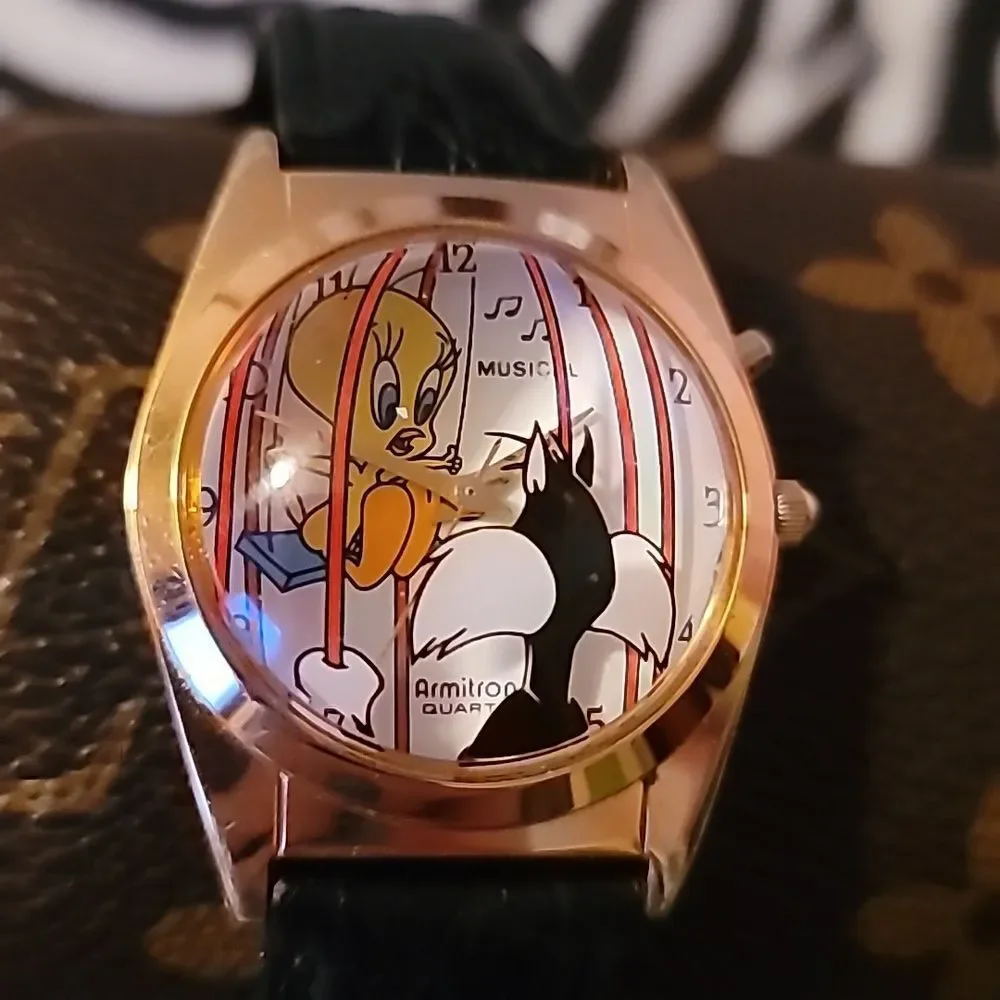 Vintage Warner Brothers Sylvester‎ & Tweety Black & Gold Watch Wristwatch Analog